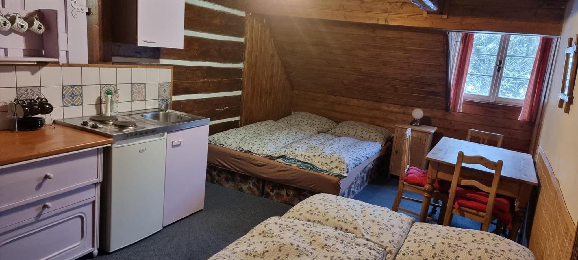 Roubenka Mlyn U Skaly Destne V Orlickych Horach Volne Terminy 5 Bytu الغرفة الصورة